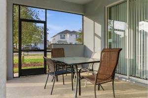 Cozy 6Bdrms At Storey Lake- Close to Disney