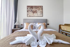 Luxury 4BR Private Pool Villa with 14m Pool - Pavara by Warm Plus