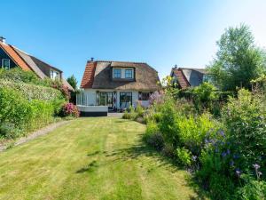 Villa in Callantsoog near the Beach