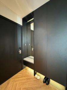 Top Floor Luxury Penthouse with River View Landmark 3