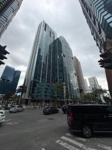 NEW! Cozy & Stylish 350Mbps near Uptown Mall BackHome1