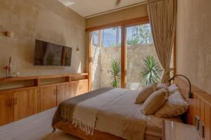 Beachfront Views Balian LuxVilla
