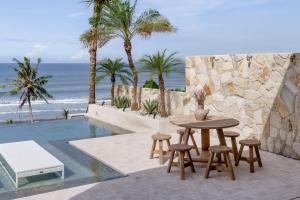 Beachfront Views Balian LuxVilla