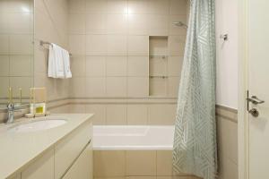 FIRST CLASS 2BR Urban Oasis Near the Park