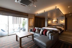 Y-HOTEL