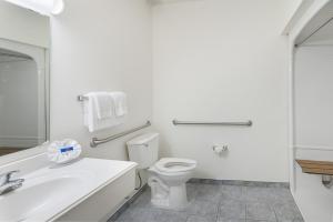 Queen Room with Two Queen Beds - Non-Smoking room in Motel 6-Weatherford TX