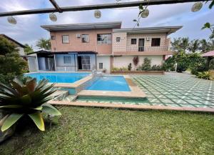 Casitas Villa Tagaytay Private Villa with Pool for Events and Big Groups