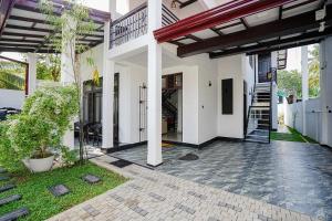 4BR Luxury Villa in Matara for Families & Groups