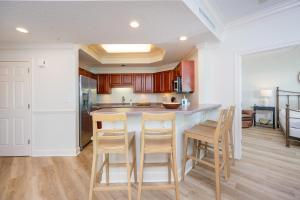 Phoenix on the Bay 1309