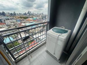 BTS skytrain Phra Khanong Happy Place 1bedroom with office set