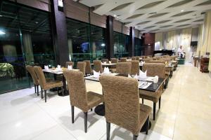 Alvarez Hotel