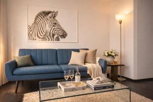 Bright Designer 1BR Apartment with Balcony & WiFi
