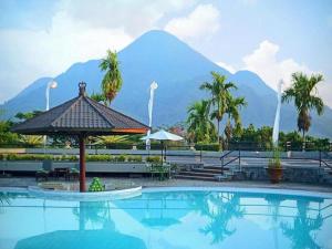 Grand Whiz Hotel Trawas Mojokerto