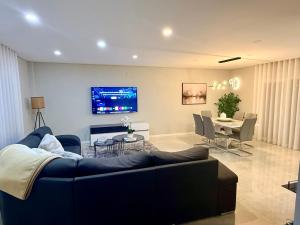 Jolikas house villa near Lisbon with Heated private Pool