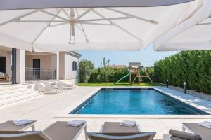 Luxury Villa Primavera Sukosan with Heated Pool