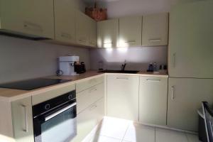 Apartment with balcony near St Jean train station