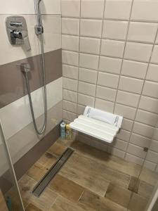 Cosy Home with Balcony, Netflix & Fast WiFi, Self Check-in