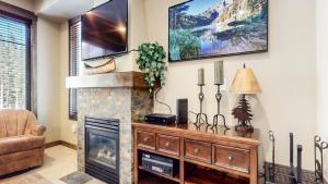 Woodwinds #1303 condo