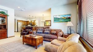 Woodwinds #1303 condo