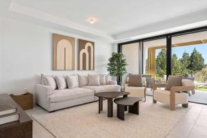 Mijas Townhouse, Sea Views, Golf and Pool