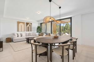 Mijas Townhouse, Sea Views, Golf and Pool