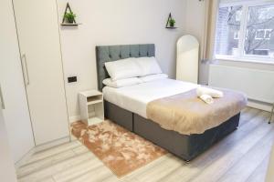 Modern 2BR Apartment in Wembley,