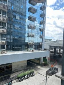 Vexy hub condotel 101 newport near teminal 3