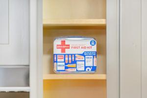 206 Modern spacious retreat with 4B 4ba full amenities