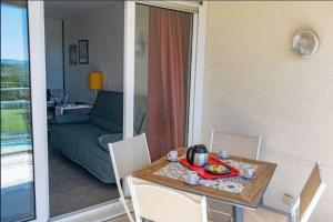 Plein Sud sur la mer Terrasse Piscine à Antibes