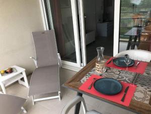 Plein Sud sur la mer Terrasse Piscine à Antibes