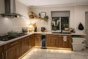 Panoramic Sunset Views - Free Parking & Sleeps 5