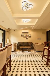 Hill Chalet Pool Villa - Nandi Hills