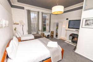 Cornerstone Manor Hotel