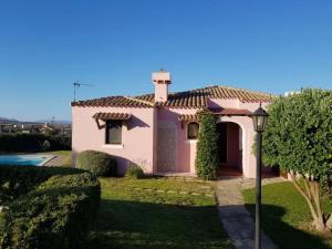 Villa with a private pool and sea view img1