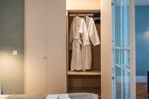 Intimate Apartment Downtown With Terrace - D