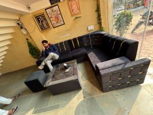 Hotel Vaani Stay Near Prestige College Bhopal