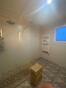 Villa moderne avec piscine privée près de la mer