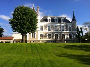 Hotel Hôtel Restaurant éclosion Saint-Paul-en-Jarez Frankreich