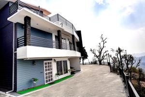 Natures Vibe Stays 4 BHK Luxury Villa Nainital