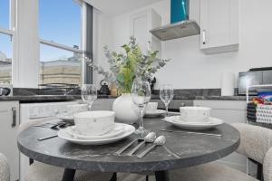 2 Bedroom Apartment Bradford City Centre 85 Smart TV Central Location
