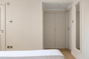 Modern 2BR, 2BA Apartment in Knightsbridge
