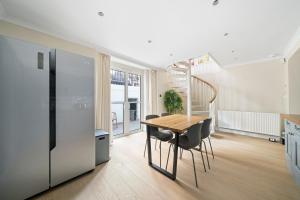 Modern 2BR, 2BA Apartment in Knightsbridge
