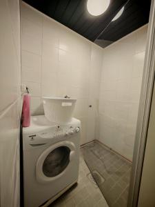 Kesäasunto, vuokraajalle käytössä myös kajakkikaksikko