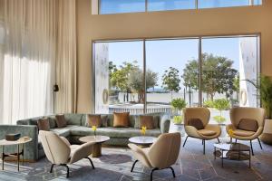 Tumbi Hotel Dubai The Palm,Tapestry Collection Hilton