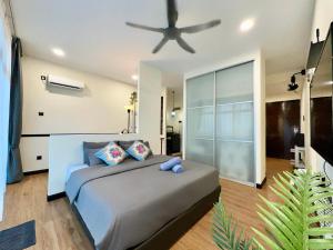 Modern Nyonya Suites at Mount Austin - Near Tebrau City and IKEA