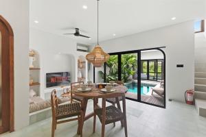 Berawa 2BR Villa Private Pool & Scenic Rooftop