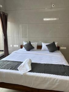 Nest Inn