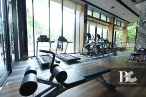 Quiet Retreat Near Airport & City Access