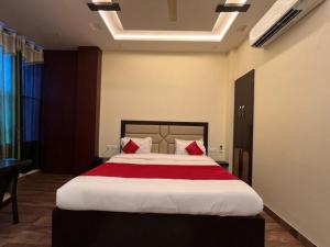 Mayur Palace Hotel