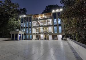 Hotel Olive Lake View By Royal Stay Hotels